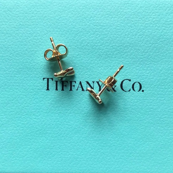 Tiffany & Co. Jewelry - 🎖HOST PICK Tiffany & Co. 18K Stud Earrings